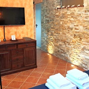 Alloggio Gladiolo - Letto e TV 02